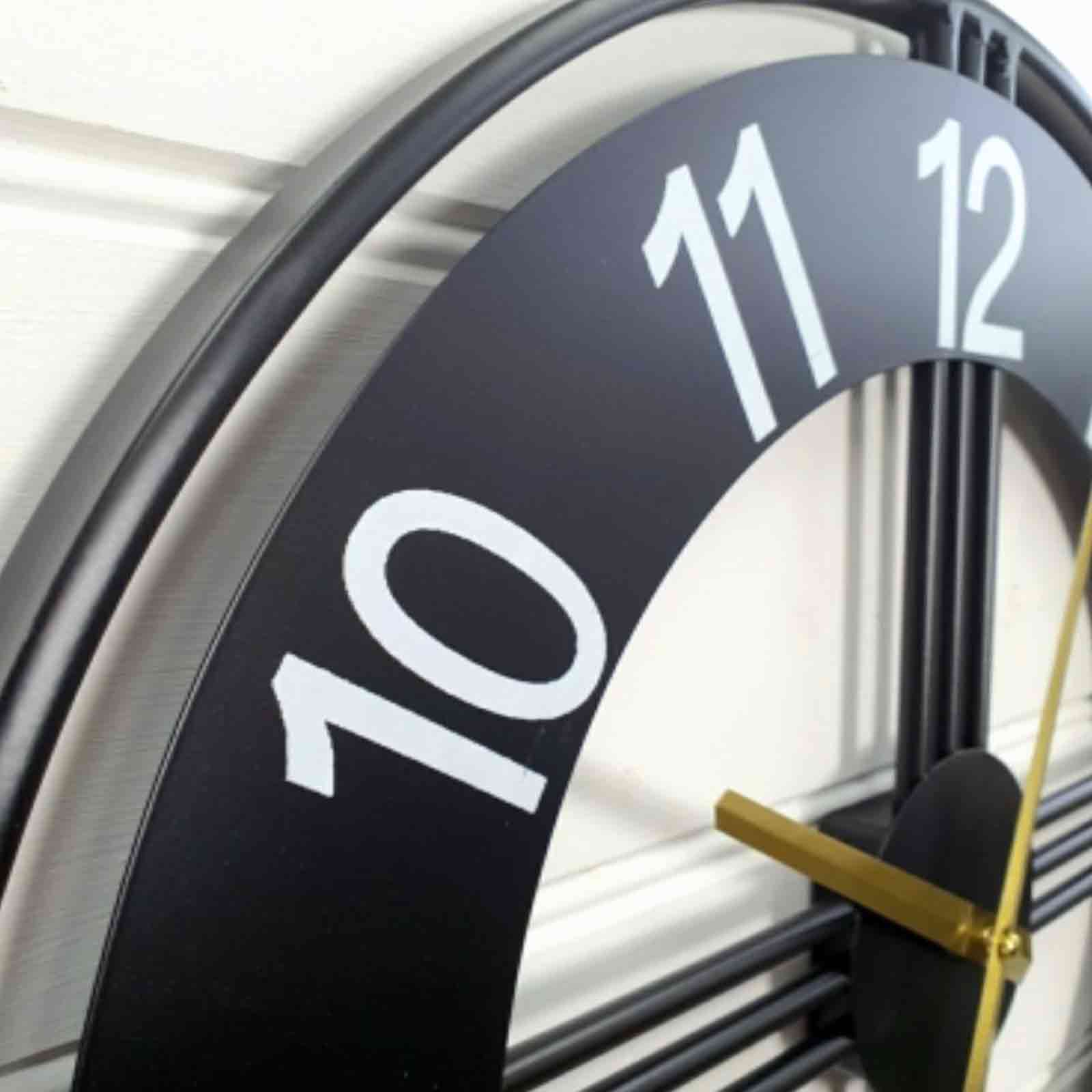 Black Open Frame Clock
