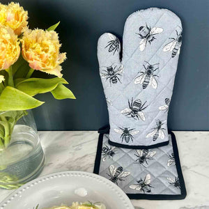 GREY SKETCH BEES Oven Mitt & Pot Holder Set